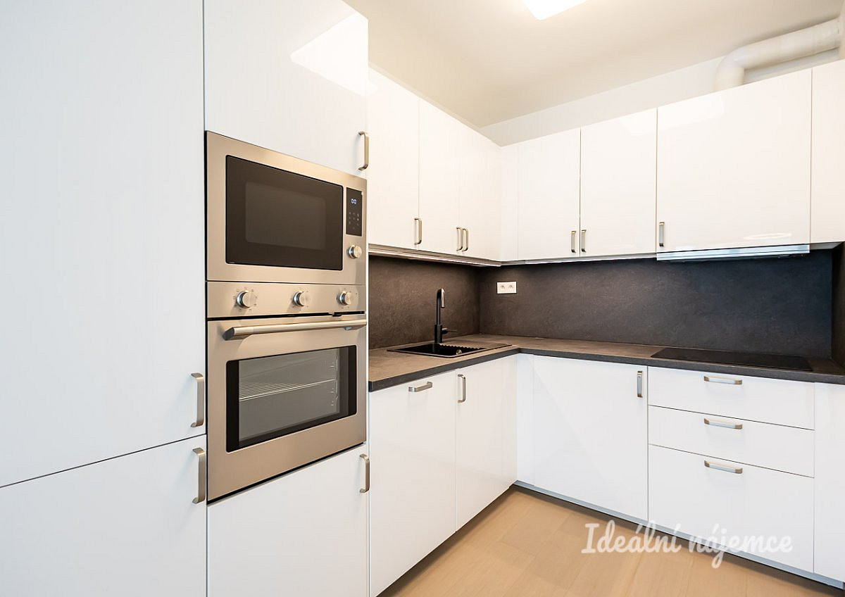 Pronájem bytu 2+kk 52 m² – fotografie 3