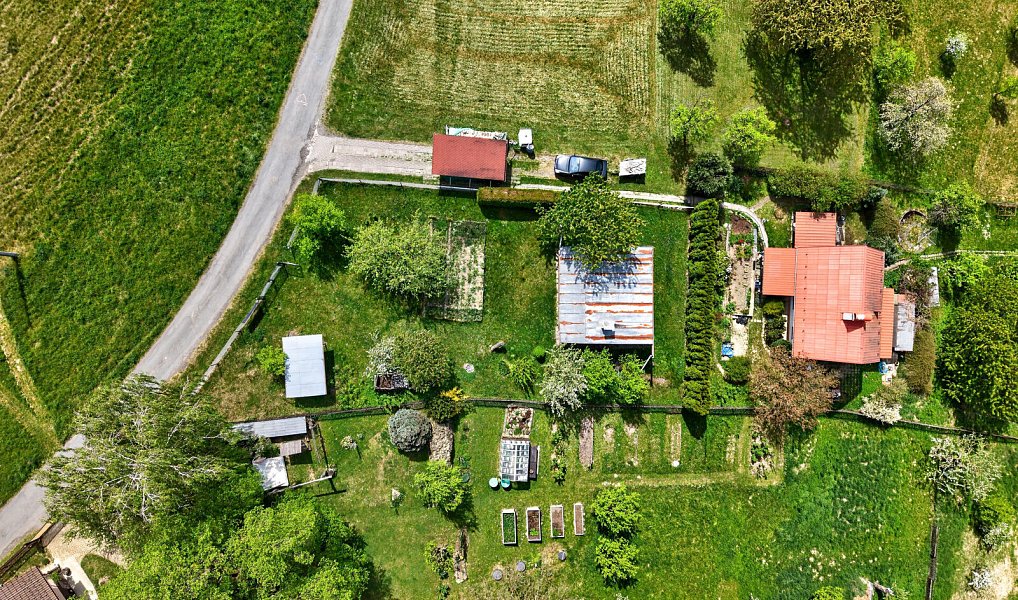 Prodej stavebního pozemku 708 m², Zlín – náhled fotky 2