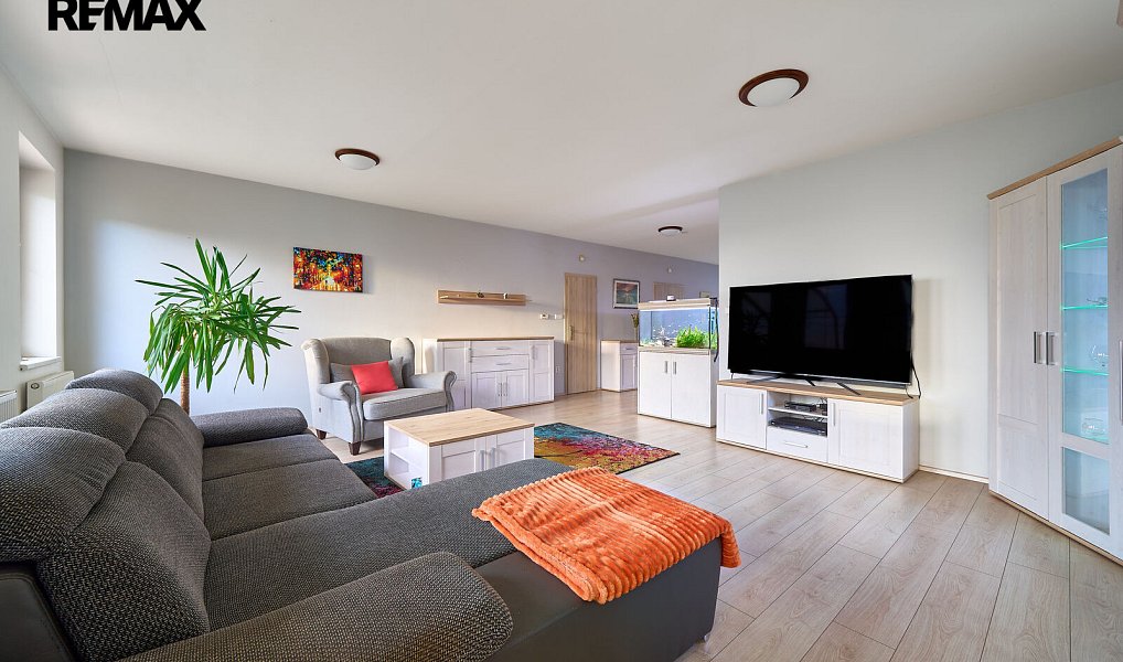Prodej domu 210 m² s pozemkem 1 003 m², Hradec Králové – náhled fotky 5