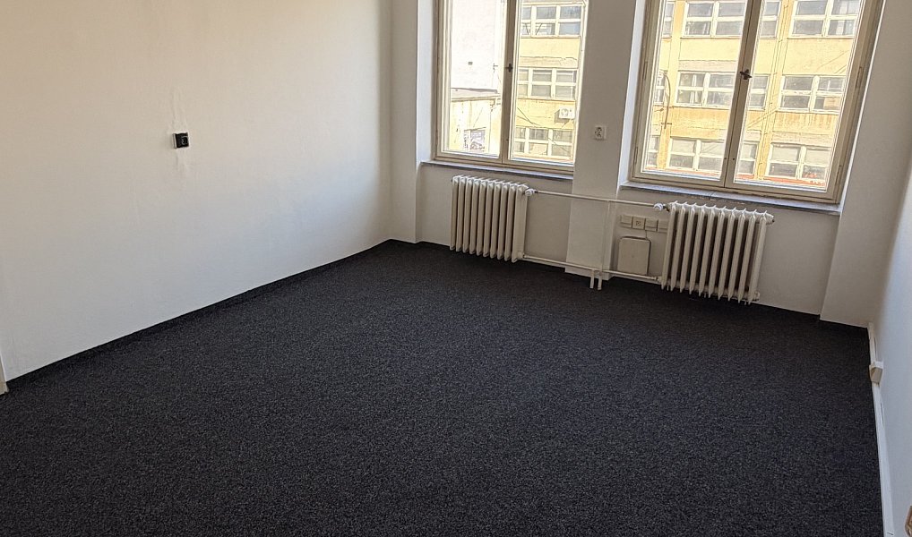 Pronájem komerčního prostoru, 18 m², Pardubice