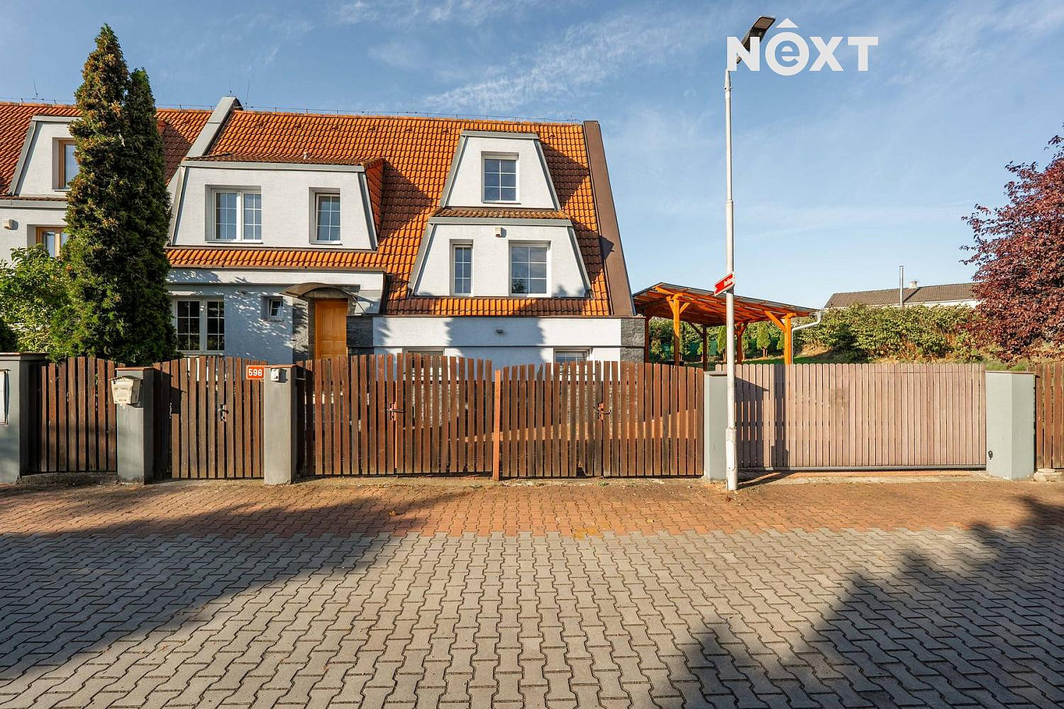 Pronájem domu 248 m² s pozemkem 840 m²