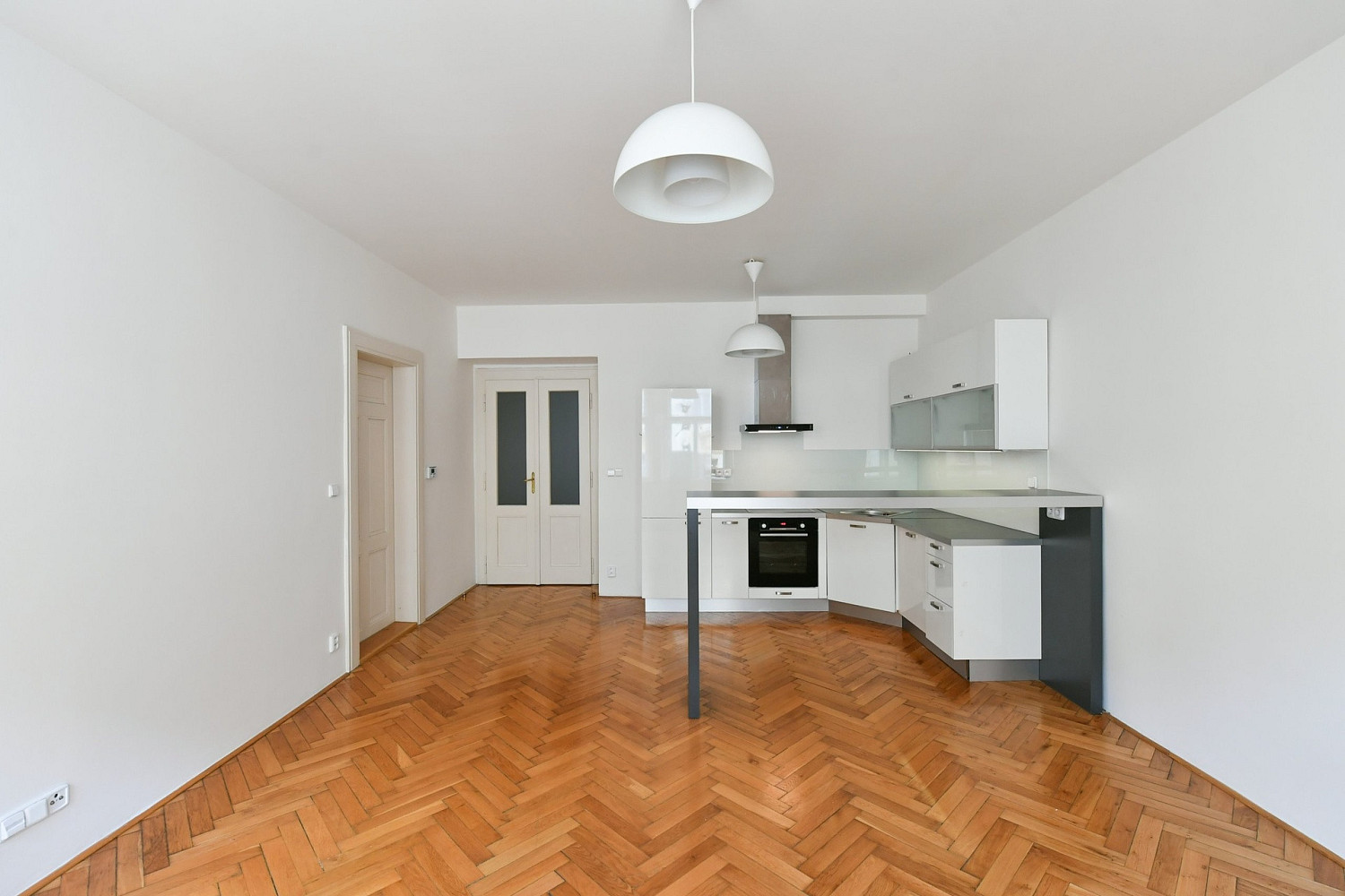 Pronájem bytu 3+kk 84 m² – fotografie 3