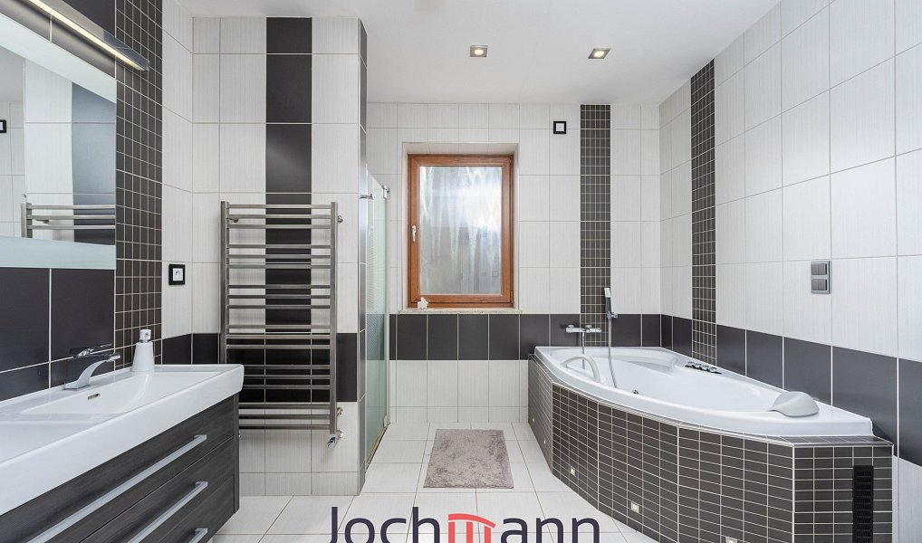 Prodej domu 274 m² s pozemkem 1 138 m², Rudolfov – náhled fotky 14