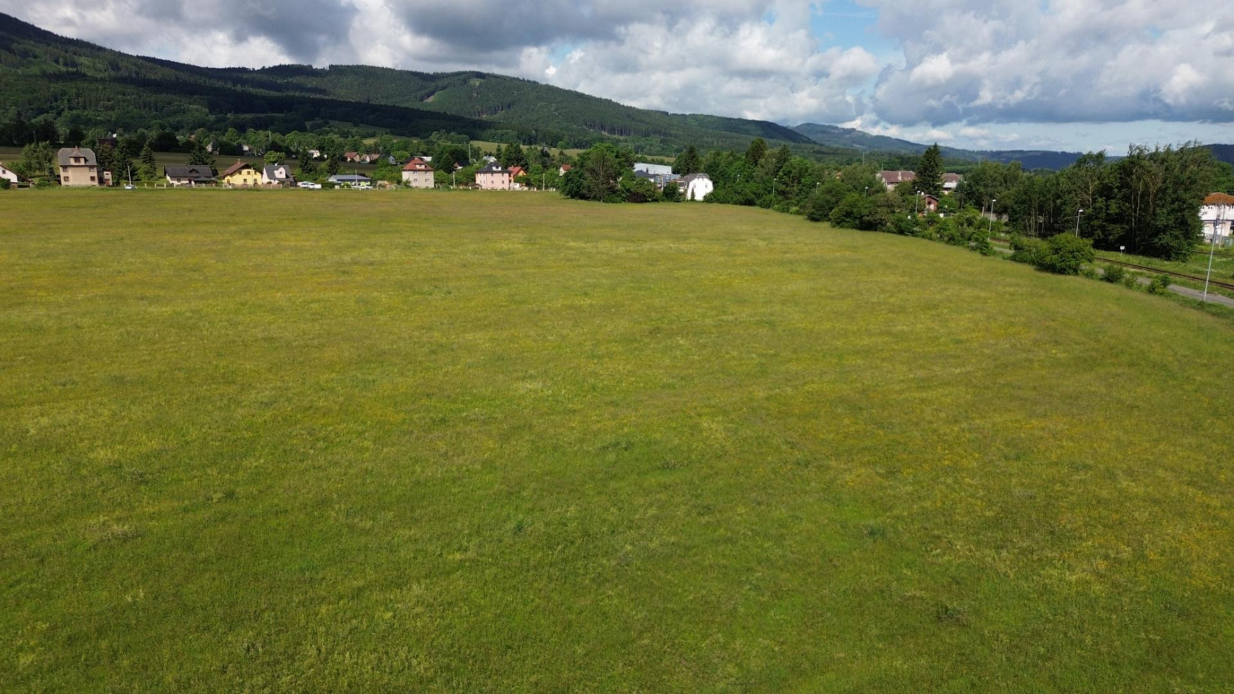 Prodej komerčního pozemku 13 397 m² – pohled 2