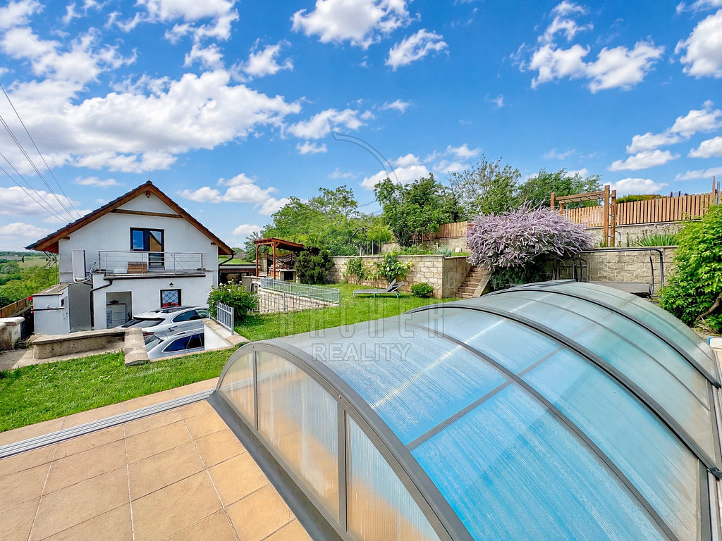 Prodej domu 167 m² s pozemkem 1 110 m²