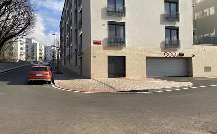 Pronáje garážového stání v ulici Františka Kadlece, Praha Libeň, Františka Kadlece, Praha 8 - Libeň