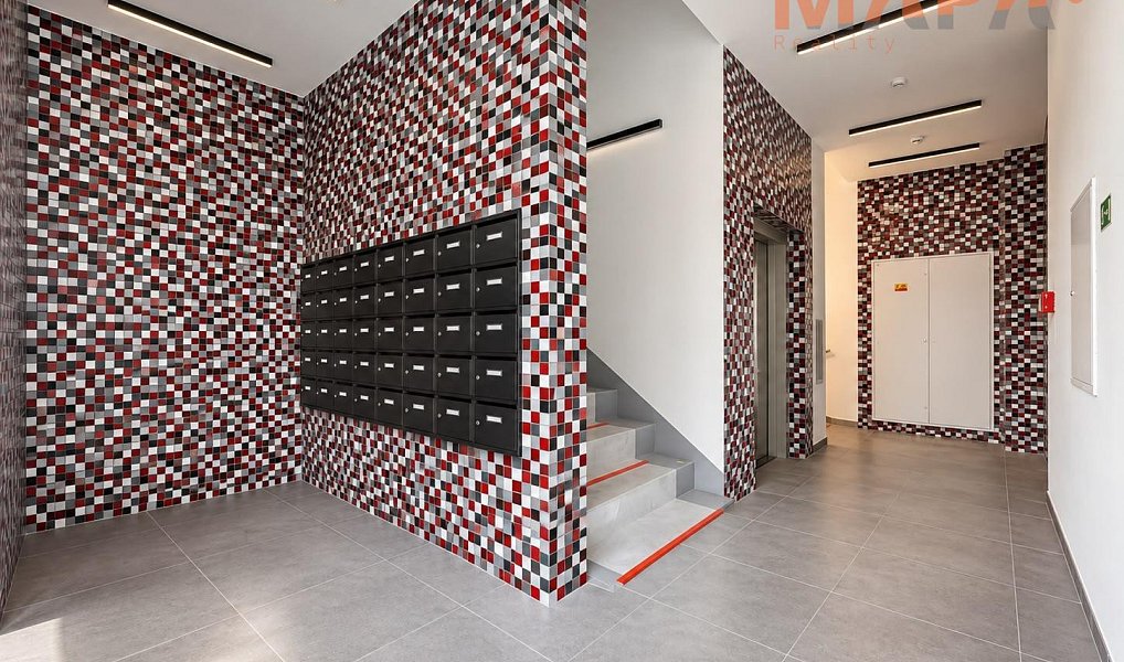 Prodej bytu 1+kk 27 m², Praha – náhled fotky 2