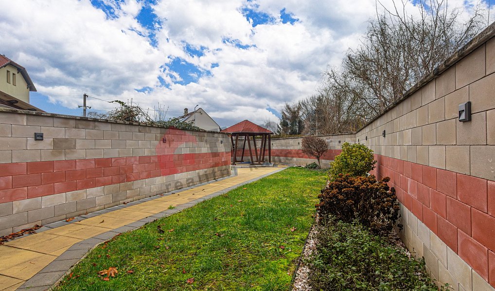 Prodej domu 149 m² s pozemkem 408 m², Býkev – náhled fotky 23
