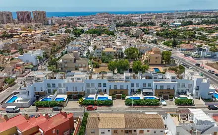 Prodej domu 184 m² s pozemkem 184 m², Torrevieja, Španělsko