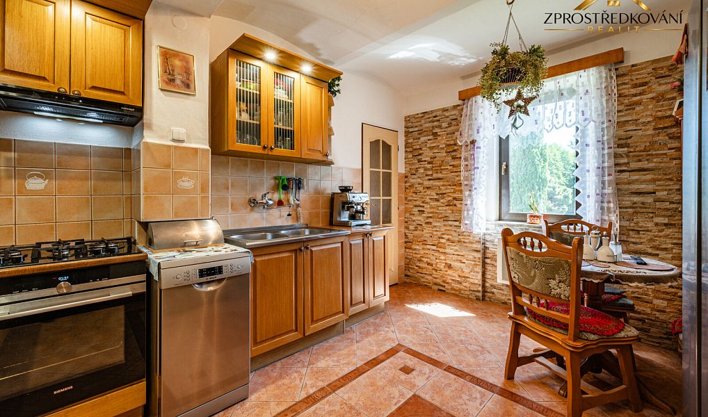 Prodej domu 258 m² s pozemkem 2 807 m², Teplá – náhled fotky 7
