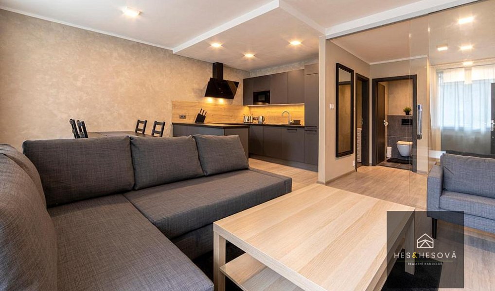 Prodej bytu 5+kk 124 m², Praha – náhled fotky 3