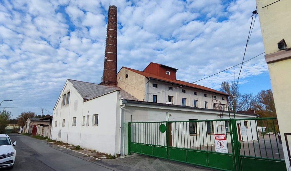 Prodej obchodních prostor 1 800 m², Přelouč – fotka 1 z 20