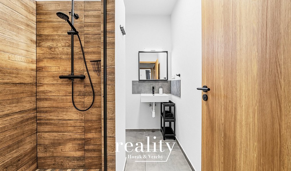 Prodej domu 205 m² s pozemkem 370 m², Perná – náhled fotky 13