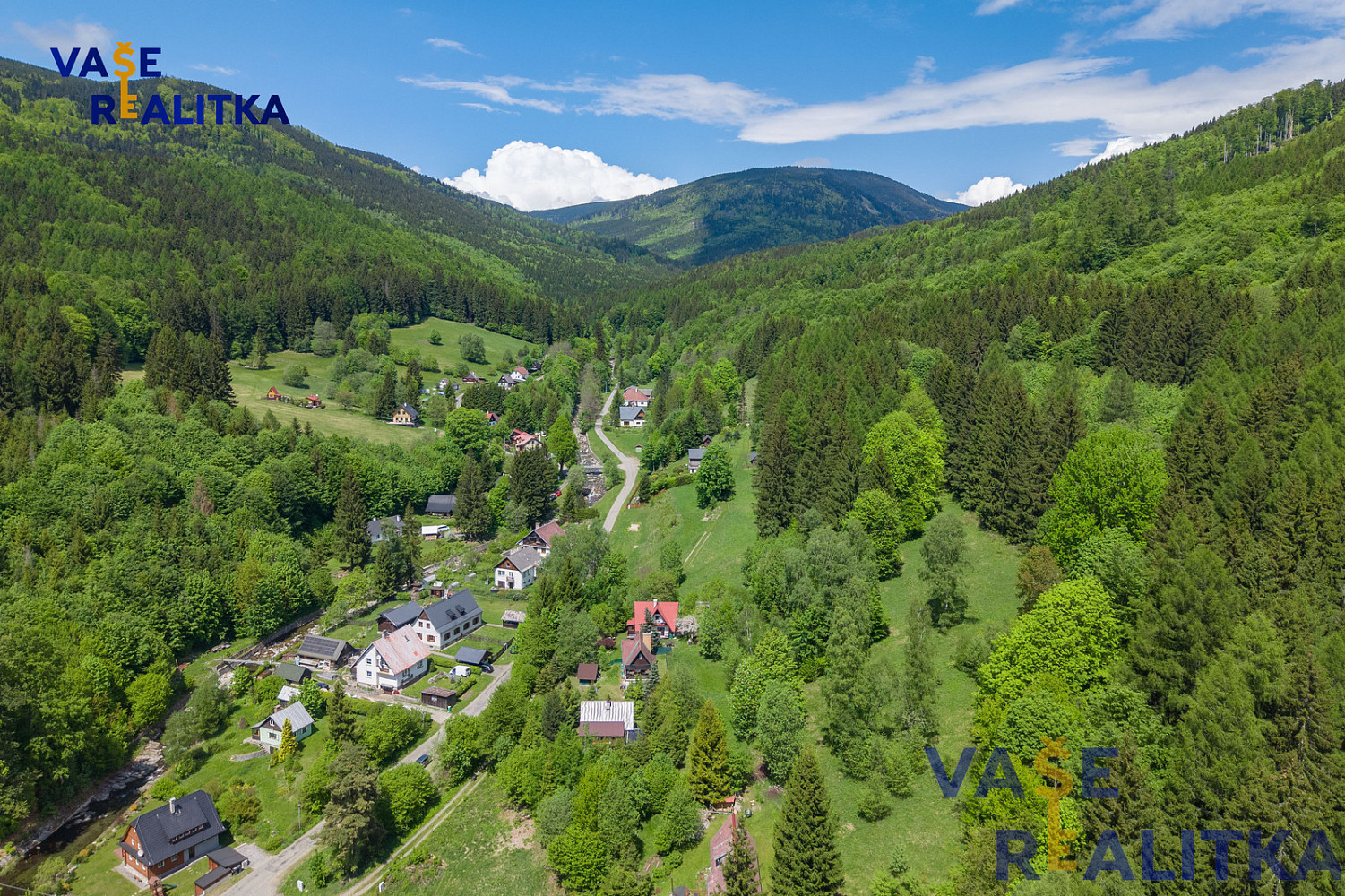 Prodej stavebního pozemku 2 884 m² – další