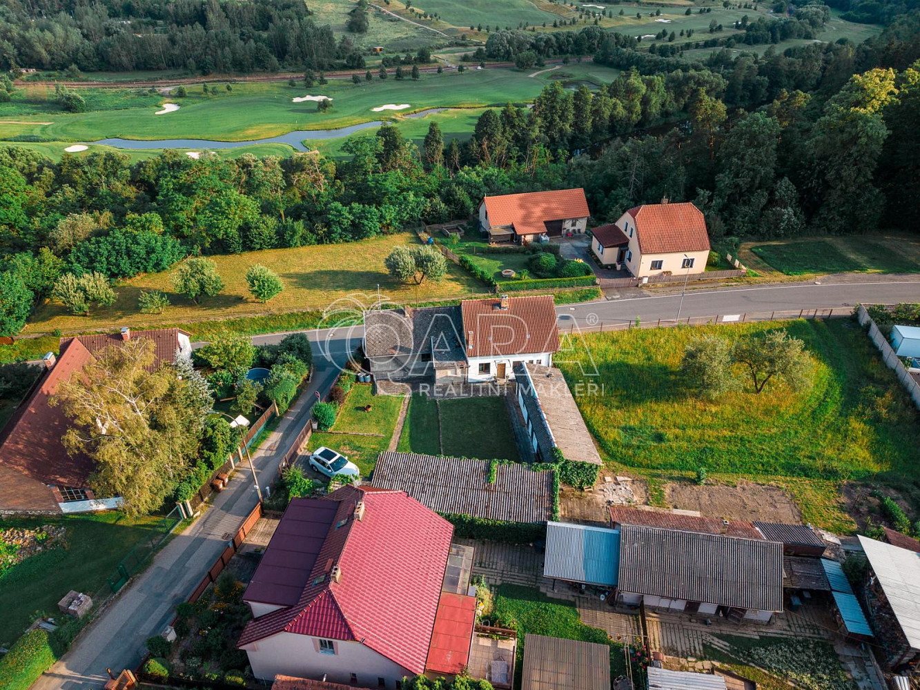 Prodej stavebního pozemku 966 m² – fotografie 3