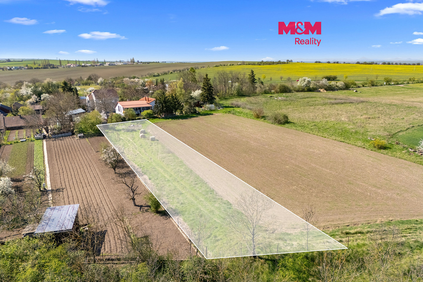 Prodej stavebního pozemku 1 468 m², Neuměřice
