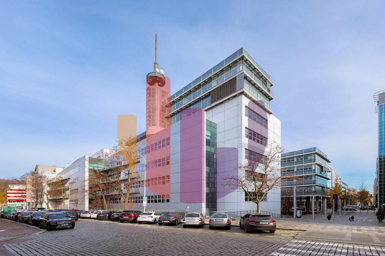 Pronájem kanceláře 432 m²