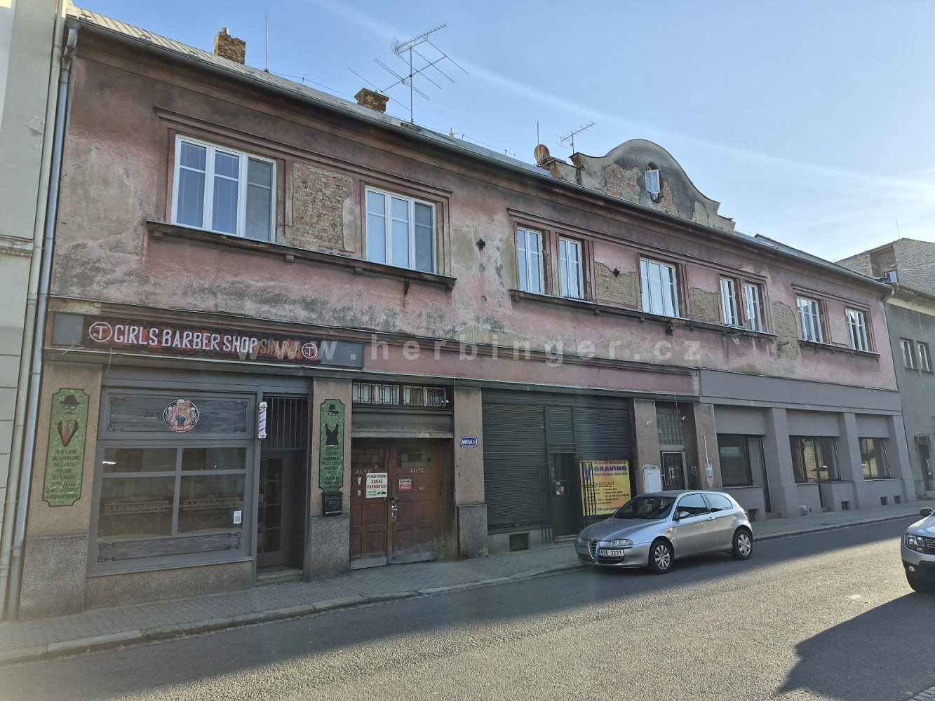 Prodej domu 1 391 m² s pozemkem 1 319 m²