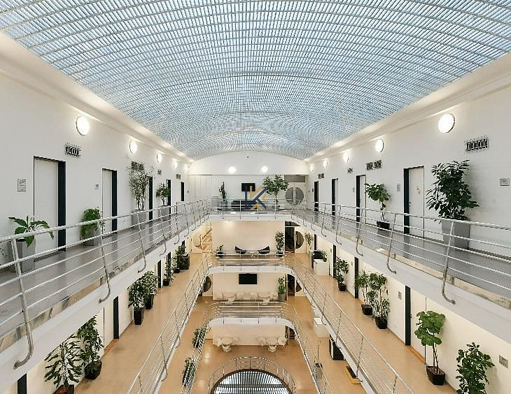 Pronájem kanceláře 218 m² – fotografie 2