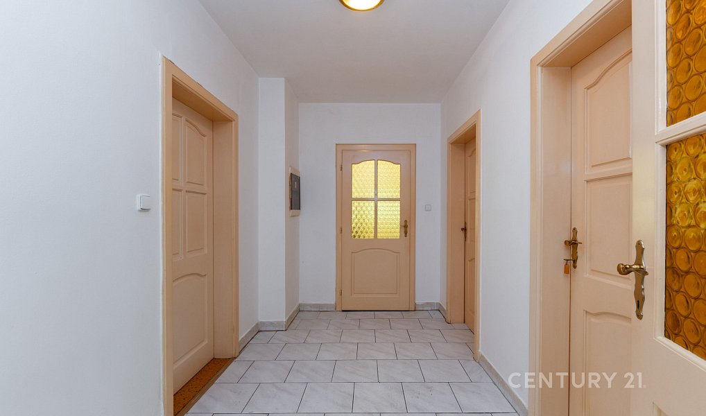 Prodej domu 273 m² s pozemkem 3 348 m², Lom – náhled fotky 28
