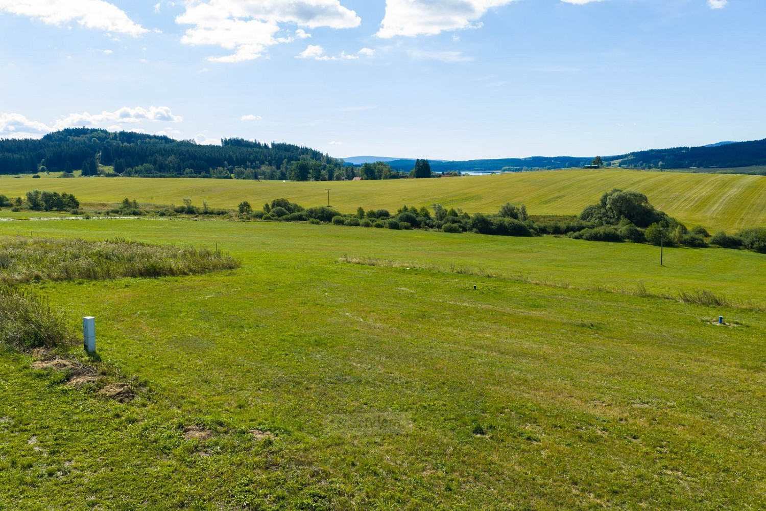 Prodej stavebního pozemku 1 077 m² – fotografie 3