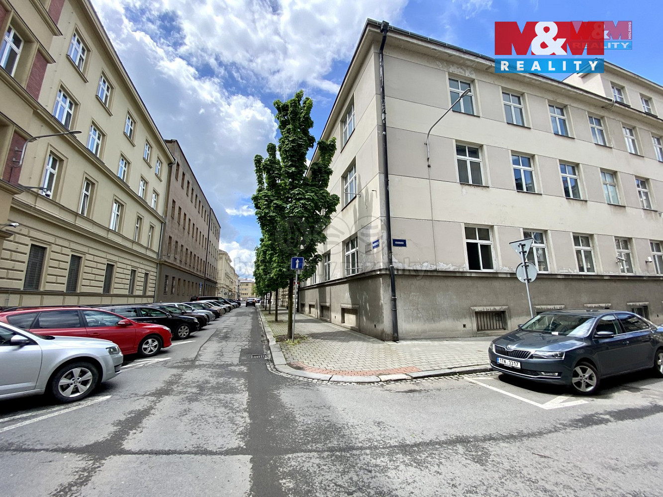 Pronájem kanceláře 127 m² — photo 2