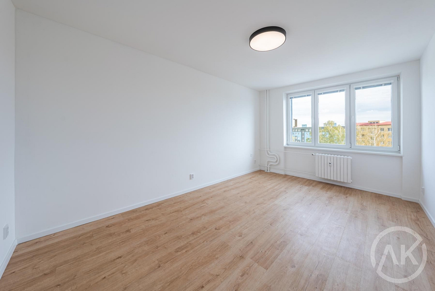 Pronájem bytu 2+1 57 m² – fotografie 3
