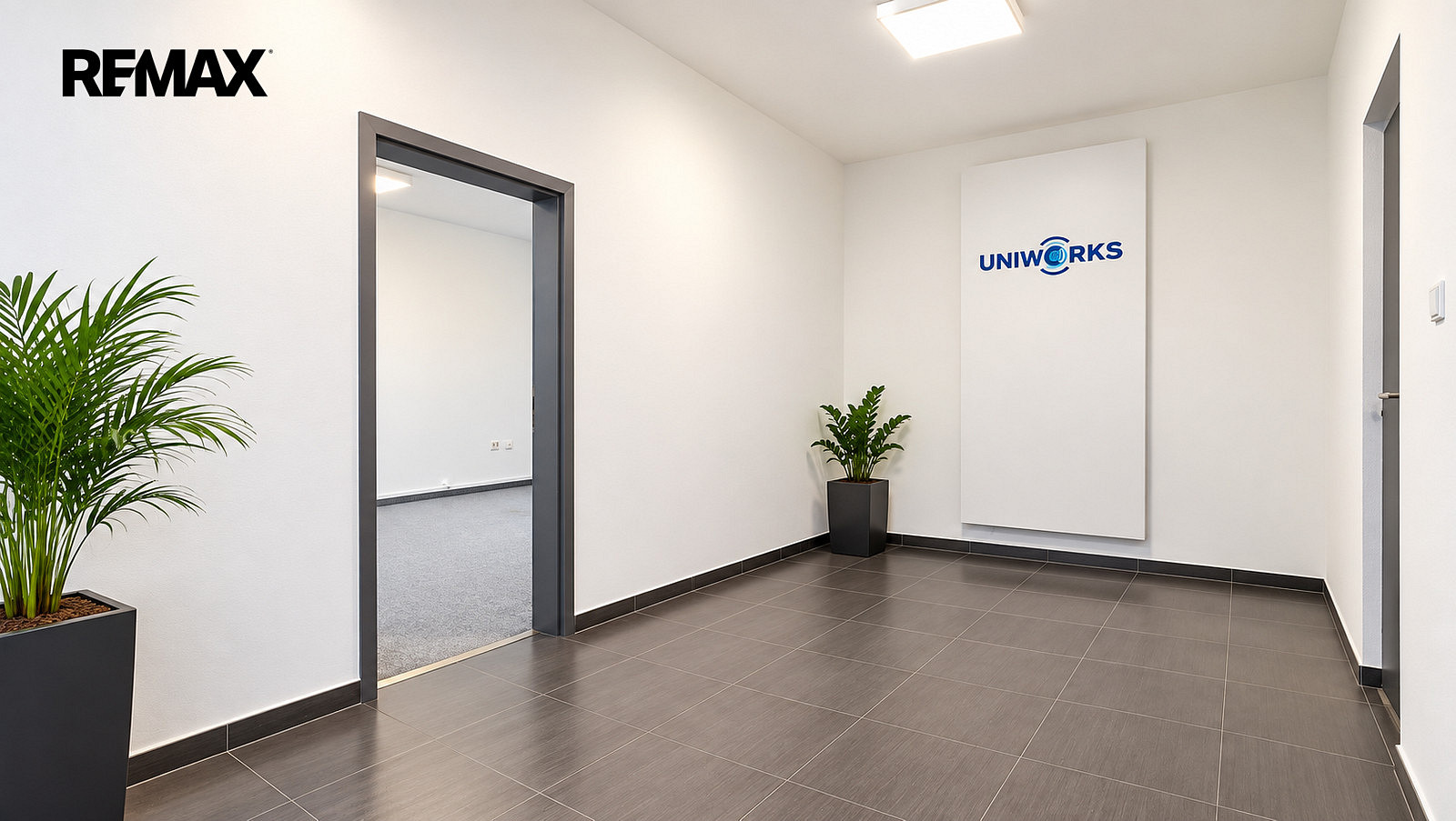 Pronájem kanceláře 339 m² – fotografie 2