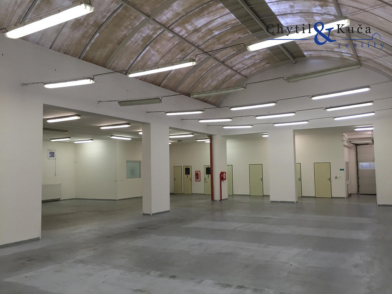 Prodej skladovacích prostor 568 m² – fotografie 3