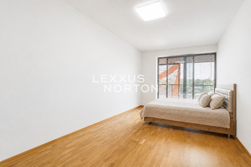 Pronájem bytu 2+kk 71 m² – fotografie 4