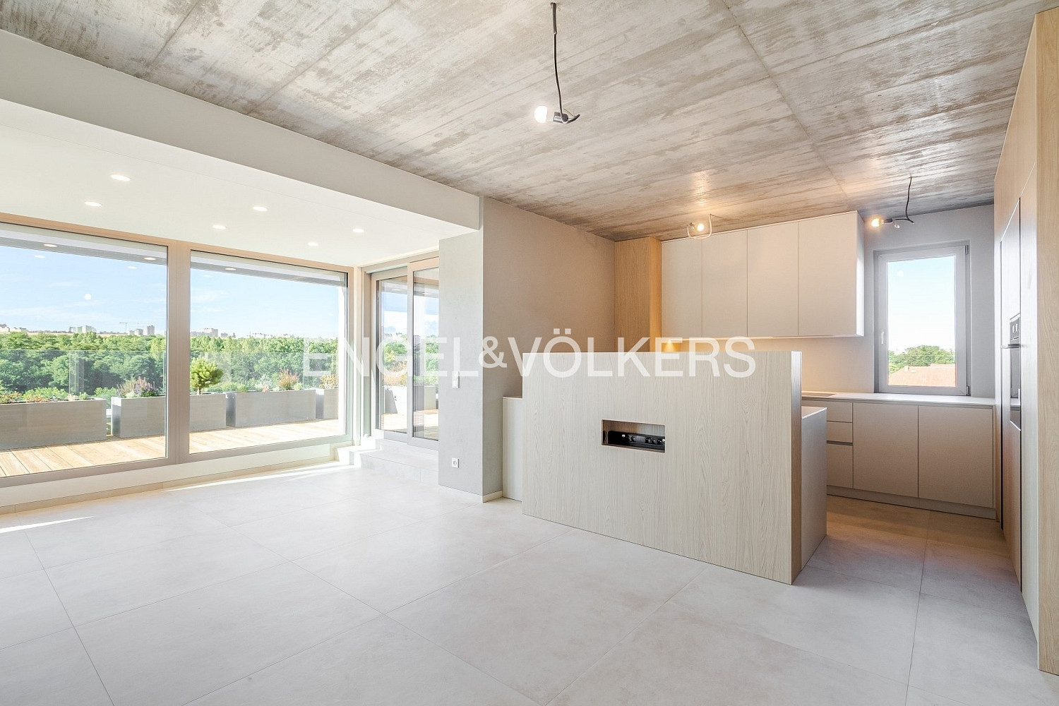 Pronájem bytu 4+kk 98 m²