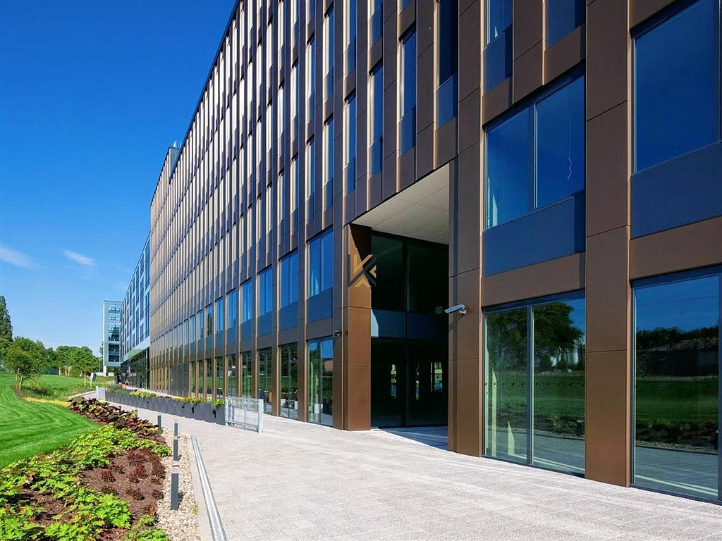 Pronájem kanceláře 342 m² — photo 2