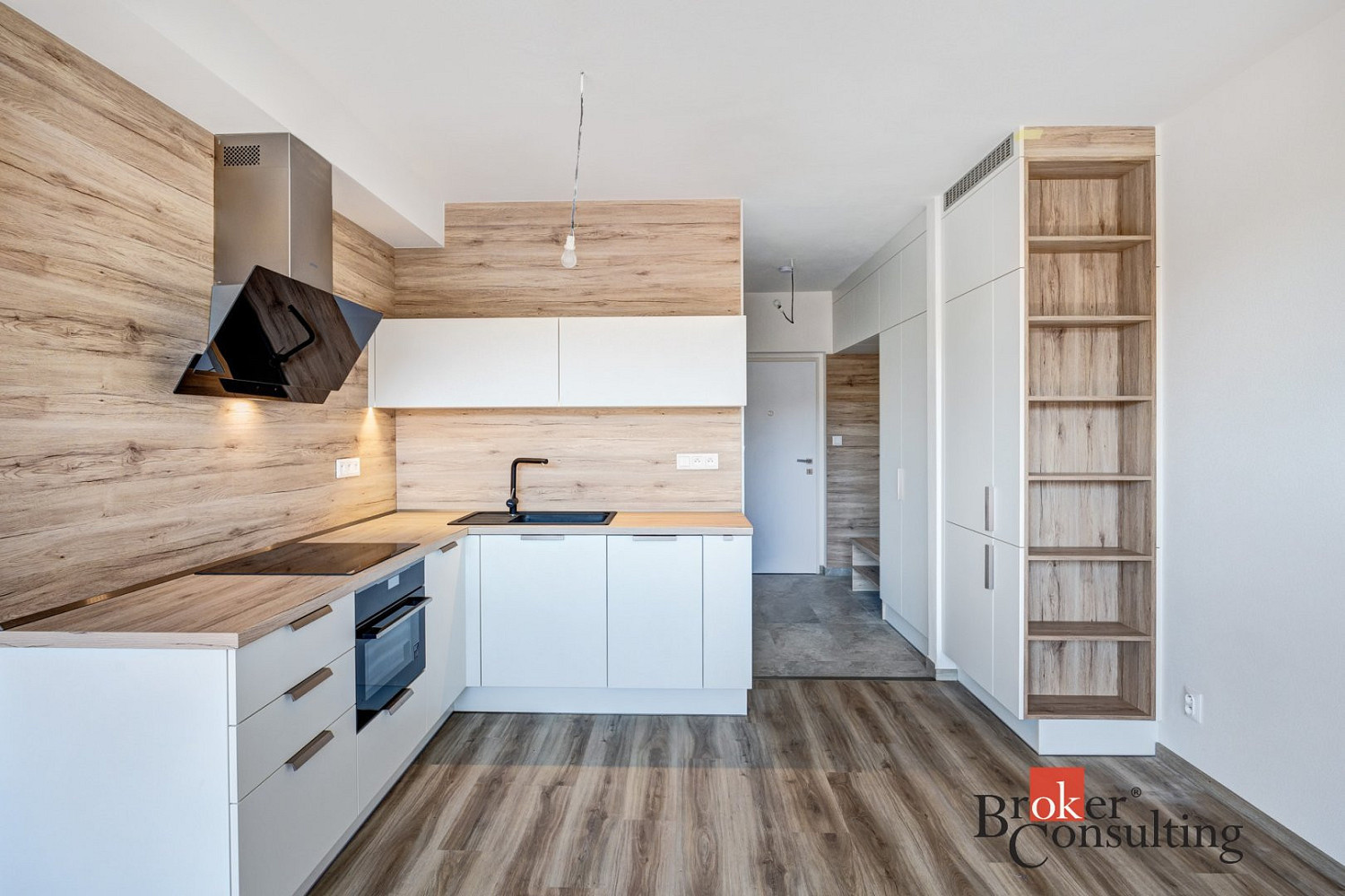 Pronájem bytu 1+kk 39 m² – pohled 2