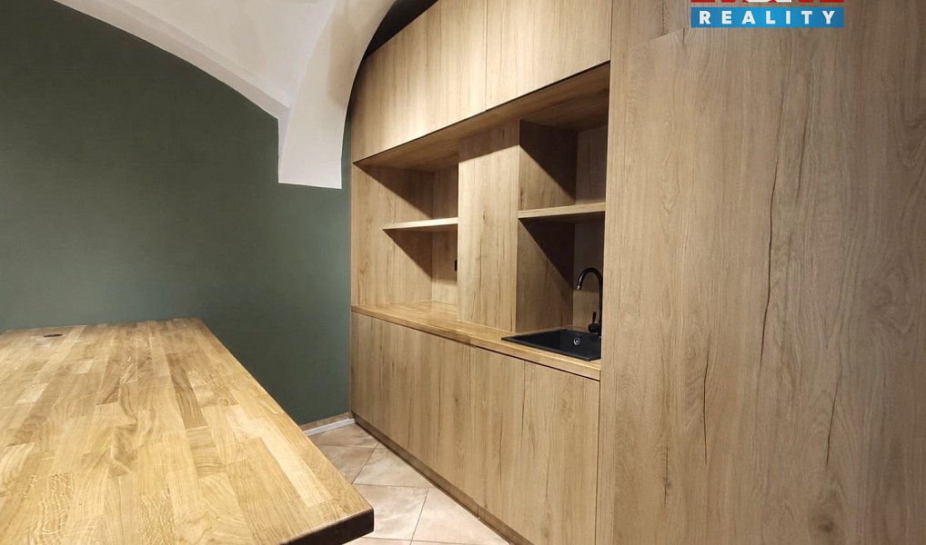Pronájem obchodních prostor 23 m², Slaný – náhled fotky 3