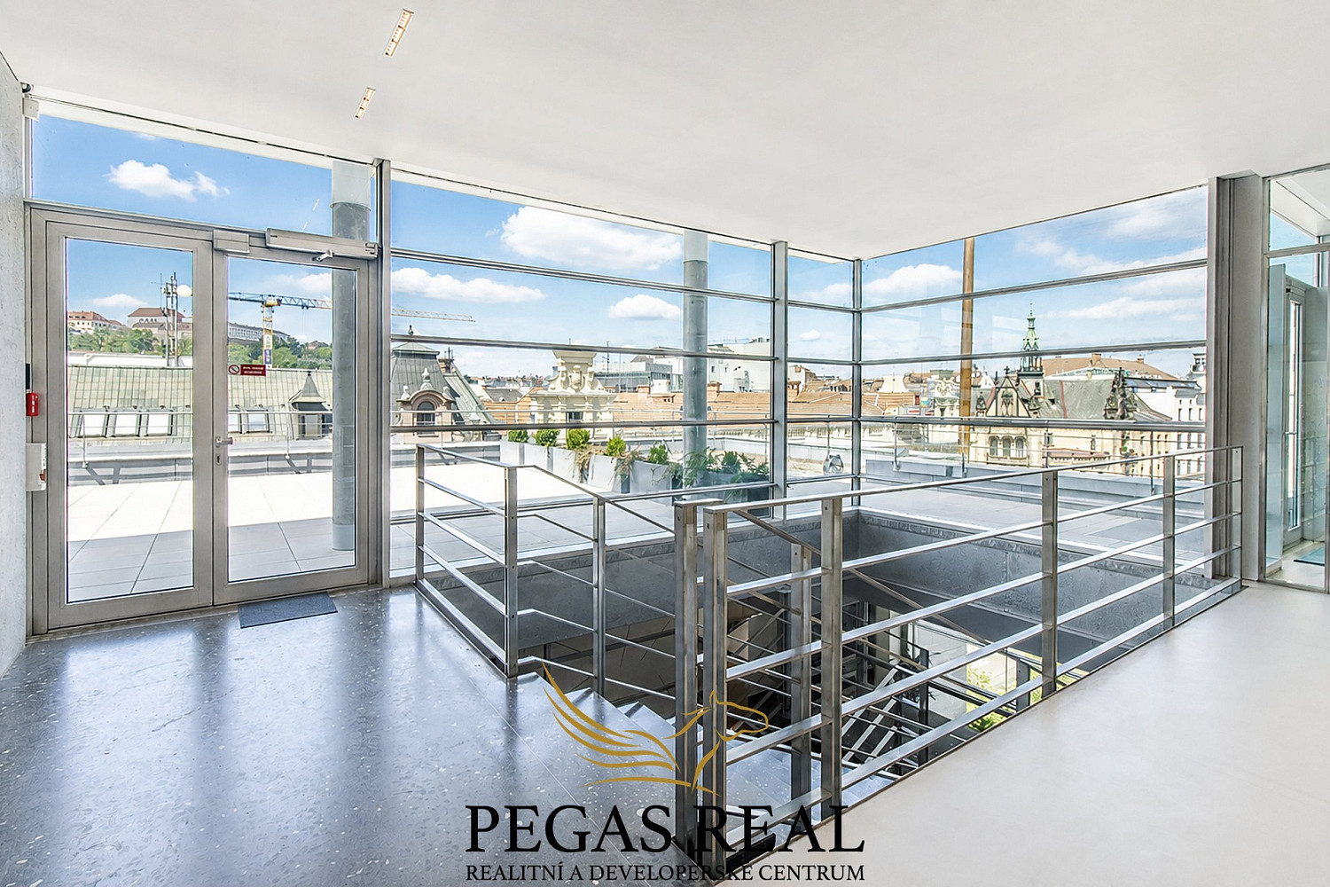 Pronájem kanceláře 177 m²