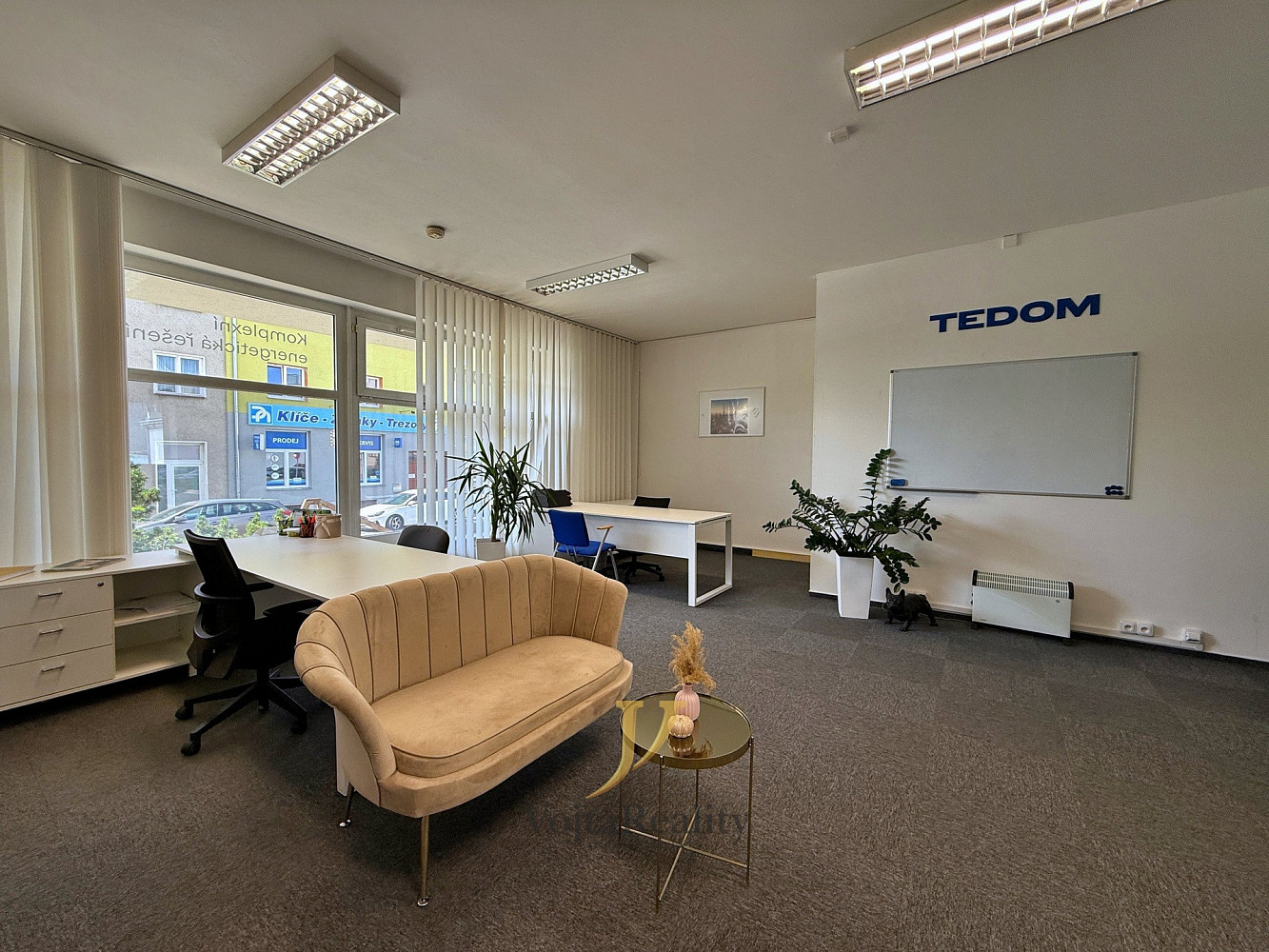 Pronájem kanceláře 81 m² — photo 2