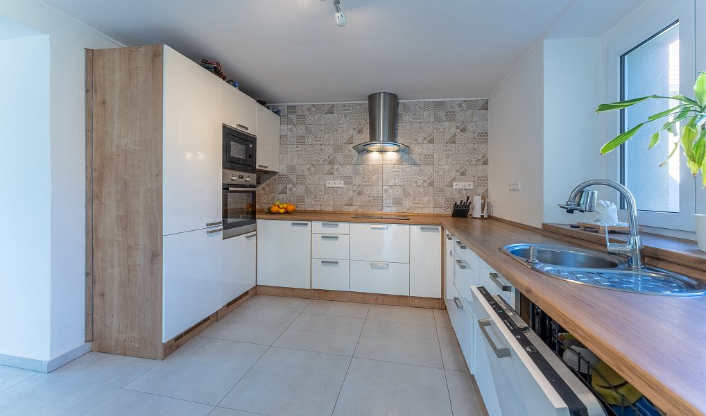 Prodej domu 162 m² s pozemkem 735 m², Horní Kruty – náhled fotky 4