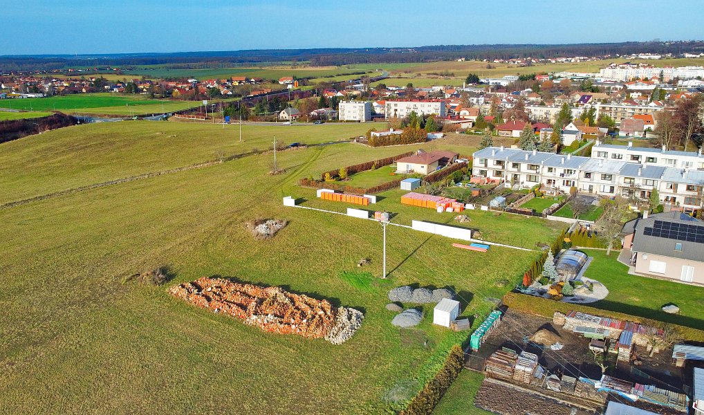 Prodej stavebního pozemku 1 309 m², Holice – náhled fotky 5