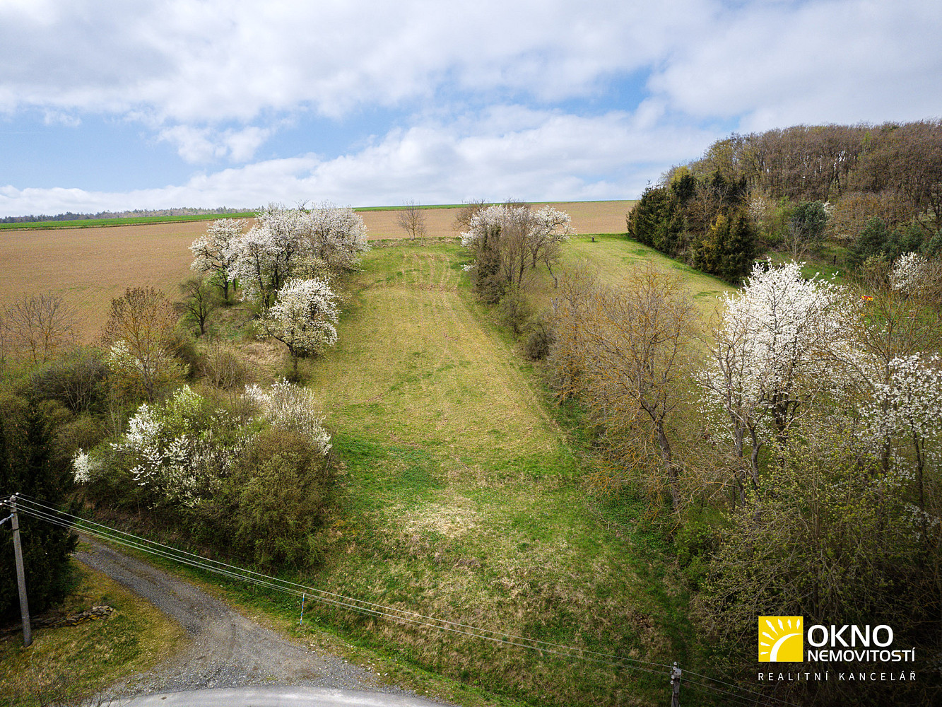 Prodej stavebního pozemku 1 748 m² – fotografie 3