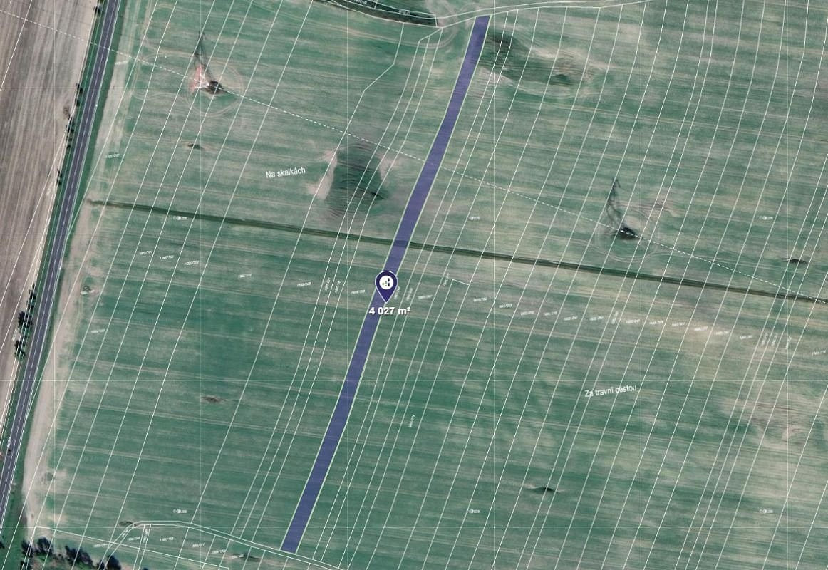 Prodej pole 1 007 m²