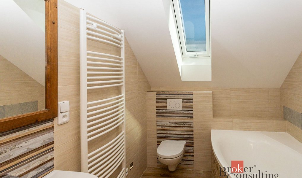 Prodej domu 200 m² s pozemkem 926 m², Nové Město na Moravě – náhled fotky 20