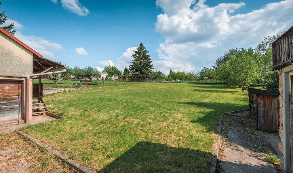 Prodej stavebního pozemku 1 085 m², Úhřetice – náhled fotky 18