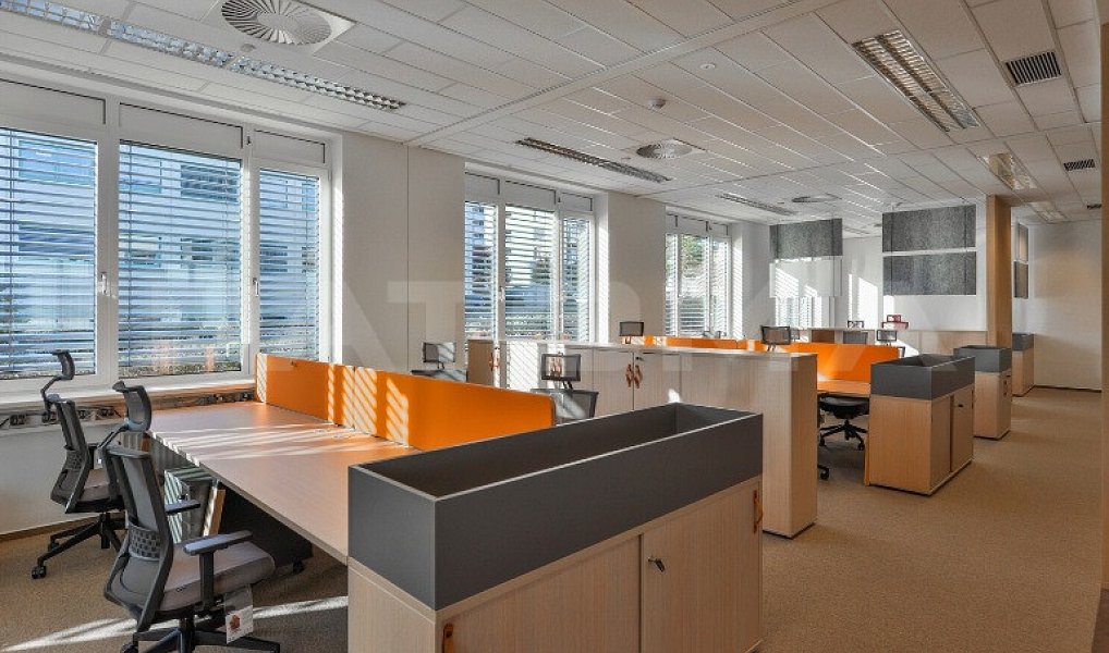 Pronájem kanceláře 251 m², Praha – náhled fotky 9