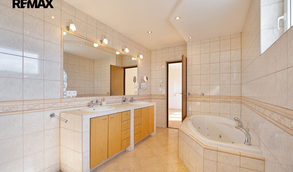 Prodej domu 240 m² s pozemkem 297 m², Hlučín – náhled fotky 5