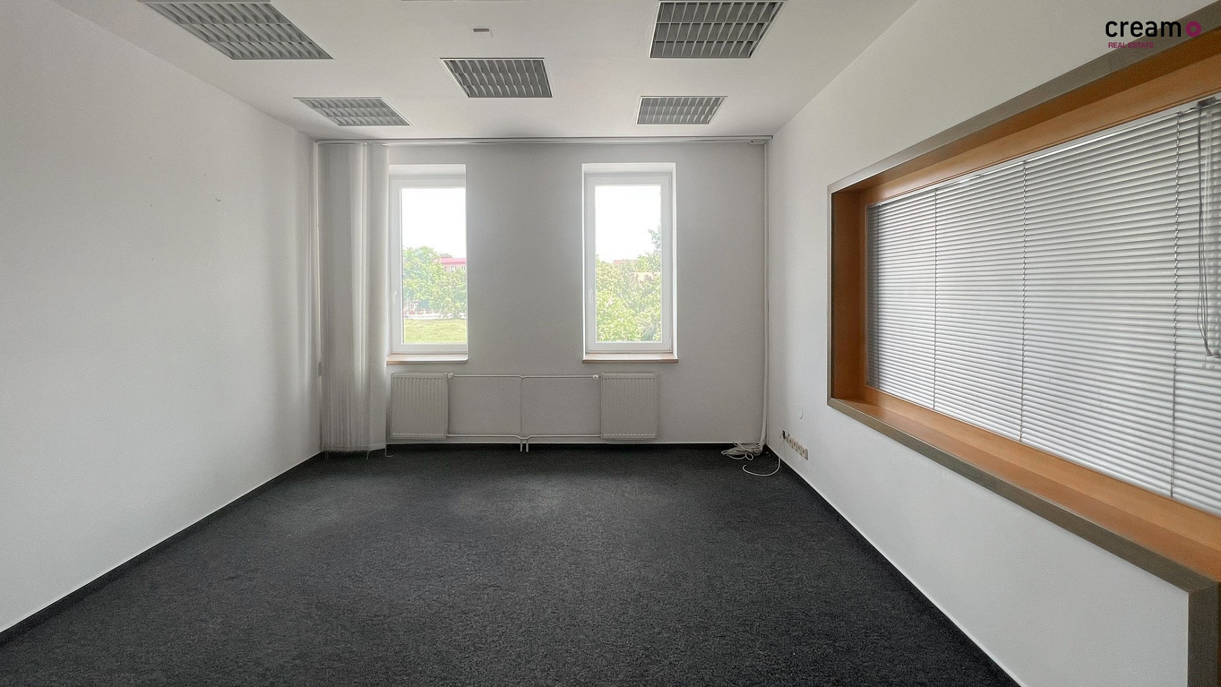 Pronájem kanceláře 21 m² — photo 2