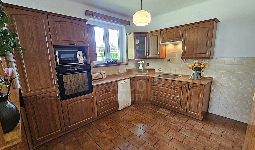 Prodej domu 130 m² s pozemkem 1 020 m², Ločenice – náhled fotky 3