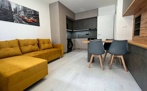 Pronájem bytu 2+kk 40 m², Karla Čapka, Unhošť, okres Kladno