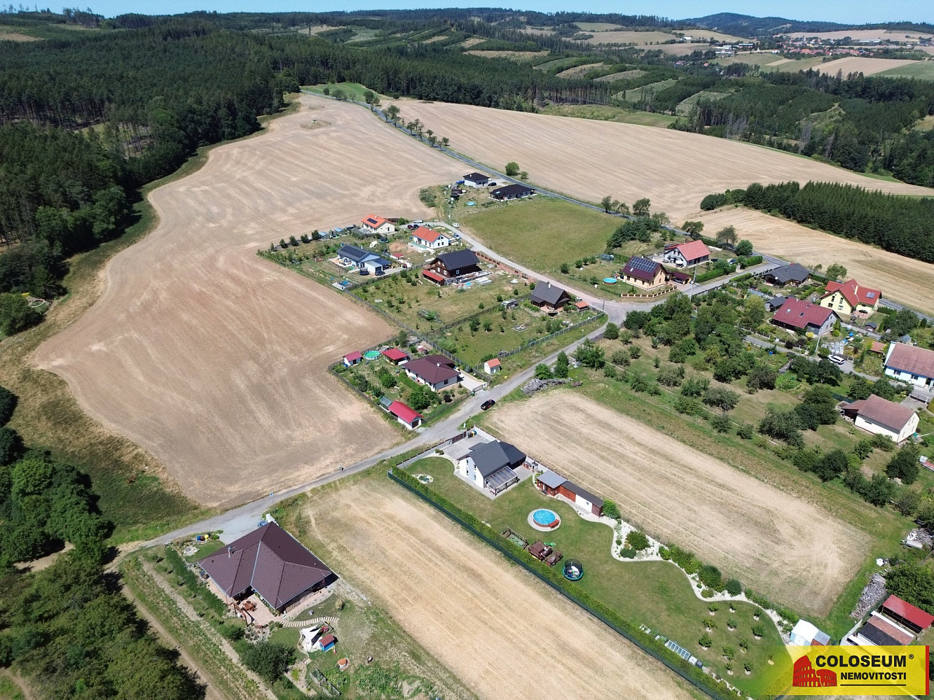 Prodej stavebního pozemku 609 m² – fotografie 2