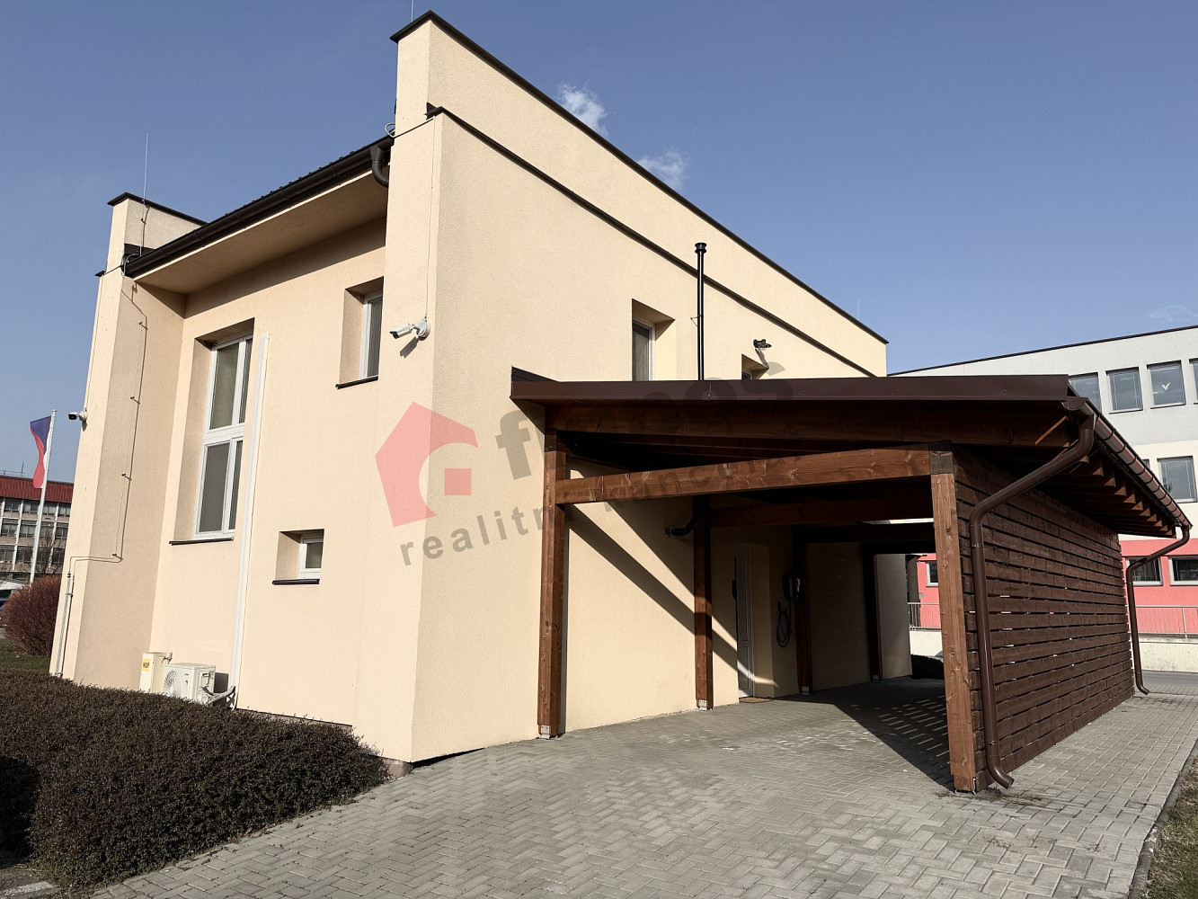 Pronájem kanceláře 120 m² – pohled 2