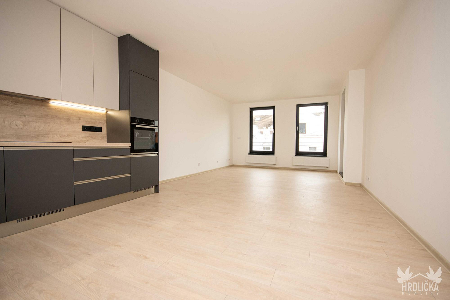 Pronájem bytu 2+kk 74 m² – fotografie 2